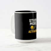 Study Mode Activated • Focused Tweekleurige Koffiemok (Voorkant links)