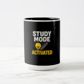 Study Mode Activated • Focused Tweekleurige Koffiemok (Center)