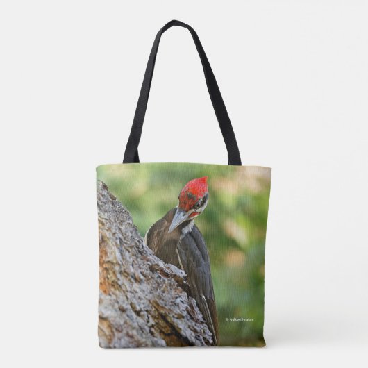 Stunning Portrait of Pileated Woodpecker on Tree Draagtas (Achterkant)