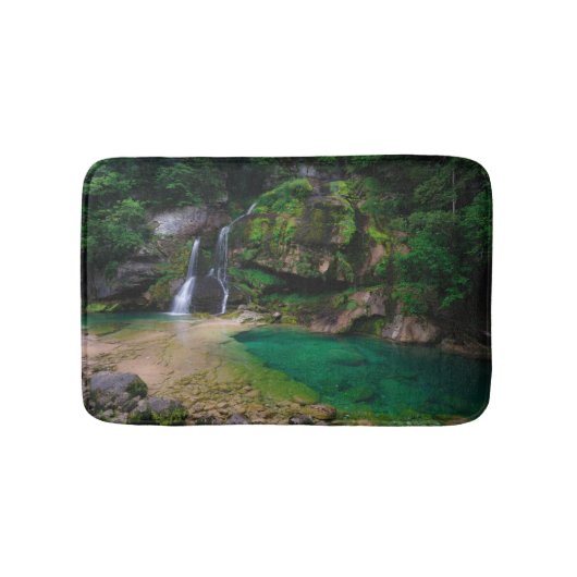 Stunning waterfall Virje, Slovenië Poster Badmat (Voorkant)