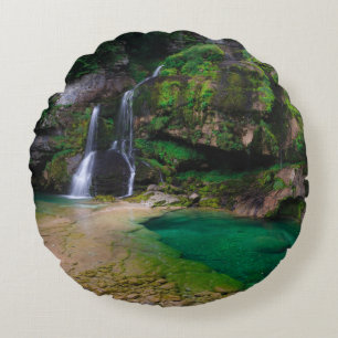 Stunning waterfall Virje, Slovenië Poster Rond Kussen