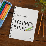 Stups d'enseignant personnalisé amusant<br><div class="desc">Ce planificateur moderne et cool personnalisé présente le texte "TEACHER STUFF",  un crayon et personnalisé avec le nom et l'année des enseignants.</div>