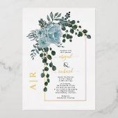 Stustblauwe bloemen en echte goudwoudbruiloft folie uitnodiging (Voorkant)