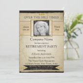 Style journal vintage Invitation de retraite photo (Debout devant)