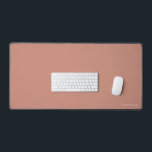 Style minimal de nom personnalisé<br><div class="desc">Personnalisez votre espace de travail avec ce tapis de bureau de style classique et minimaliste qui peut être customisé avec votre nom.</div>