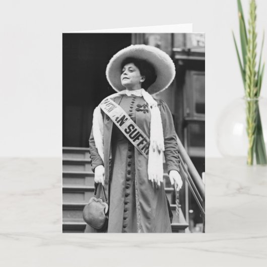 Stylin' Suffragette, 1908 Kaart (Voorkant)