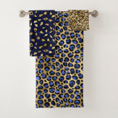 Stylish Royal Blue and Gold Foil Leopard Spots (En situation)