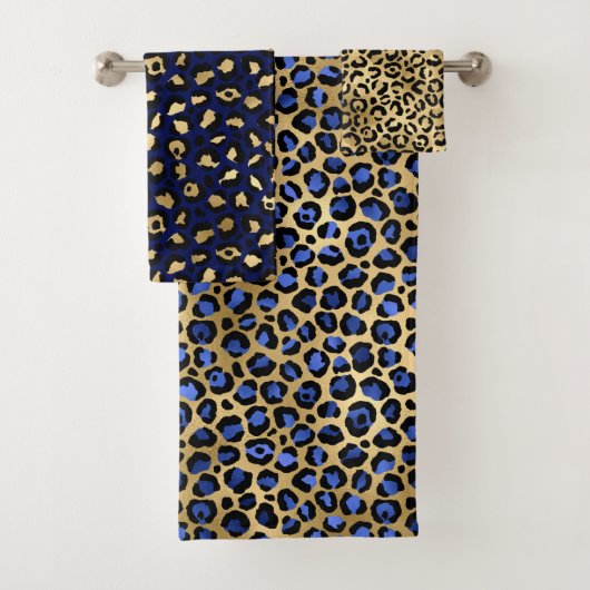 Stylish Royal Blue and Gold Foil Leopard Spots (En situation)