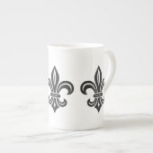 "Stylized Fleur-de-lis" Specialty Mug (Devant droit)