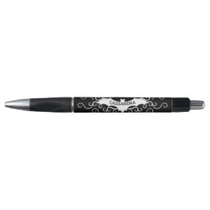 Stylo Batte blanche assez gothique et remous sur le noir