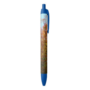 Stylo Bleu Arbres d'automne et ciel bleu Photographie de la n