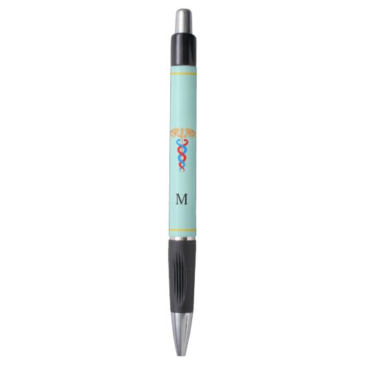 Stylo Caducée et monogramme sur fond bleu clair (Devant (Vertical))