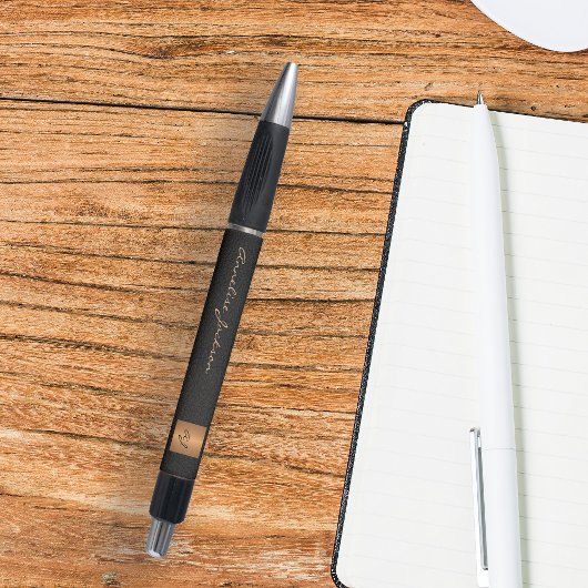 Stylo Écriture de nom élégante en noir et or monogrammé 