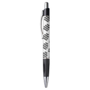 Stylo Ingénieur biomédical travaillant dur