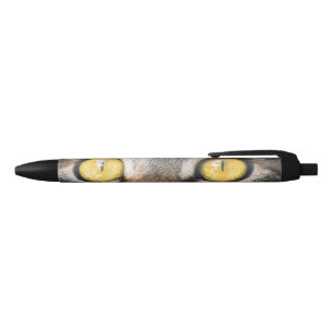 Stylo Noir Gros plan de chat avec Yellow Eyes