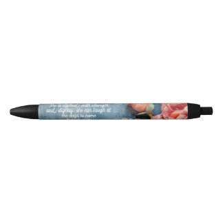 Stylo Noir Proverbes 31:25 Verset biblique floral inspirant