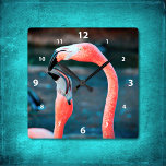 Stylo rose flamant meilleurs amis photo moderne<br><div class="desc">Qui dit que les flamants roses ne peuvent pas s’amuser avec leur ami préféré ? Aménagez votre chambre préférée avec cette superbe horloge murale photographique colorée de deux flamants roses jouant autour de vous. Vous avez le choix entre un visage rond ou carré. Fait un grand cadeau de ménage! Vous...</div>