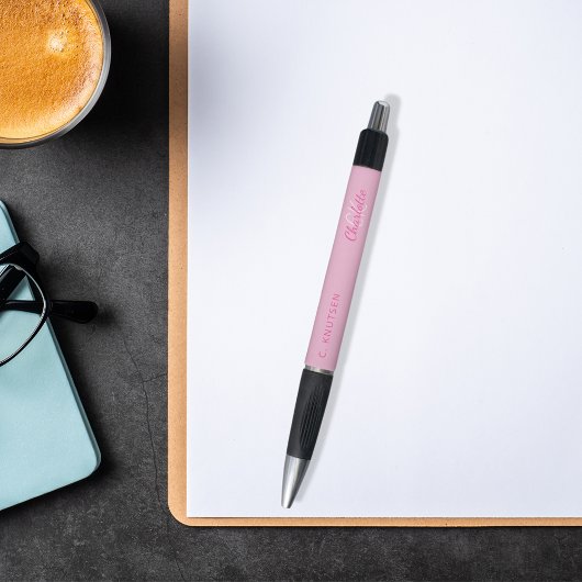 Stylo Signature de nom en monogramme rose