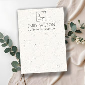 SUBTLE WITTE CERAMISCHE TEXTURE EARRING DISPLAY LO VISITEKAARTJE