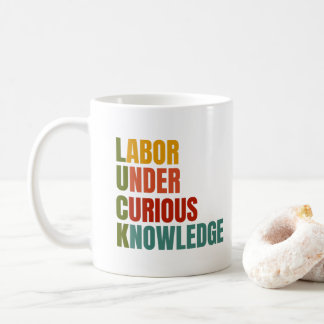 Succes. Arbeid onder nieuwsgierige kennis Koffiemok