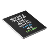 succes is de som van kleine inspanningen notitieblok (Schuin)