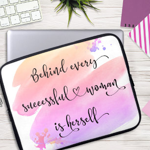 Succesvolle vrouw, roze Ombre Waterverf Typografie Laptop Sleeve