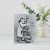 Sucrerie géante de fille de lapin de carte postale (Debout devant)