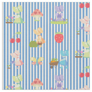 Sue Sunbonnet sur tissu rayé bleu/blanc pastel
