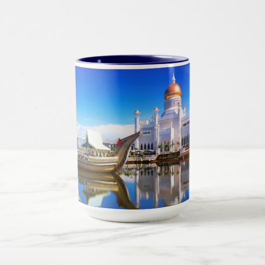 Sultan Omar Ali Saifuddien Mosque Mok (Midden)