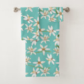 Summer Lemon blossom pattern on teal Bad Handdoek (Insitu)