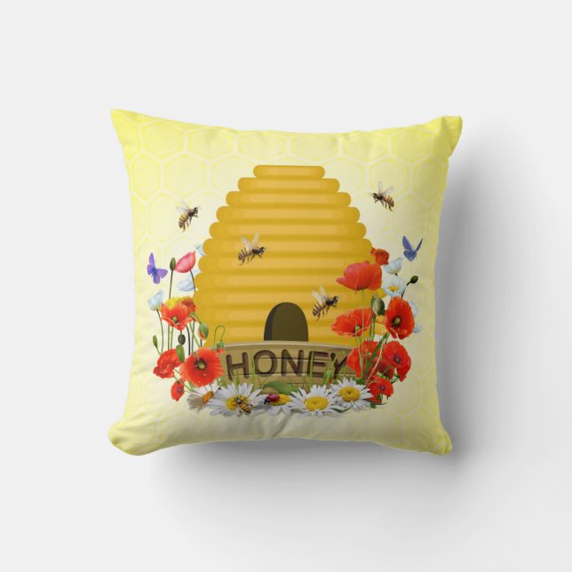 Summer Meadow Beehive and Honey Pot Kussen (Voorkant)