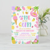 Summer One in the Sun Birthday Party Invitation (Debout devant)