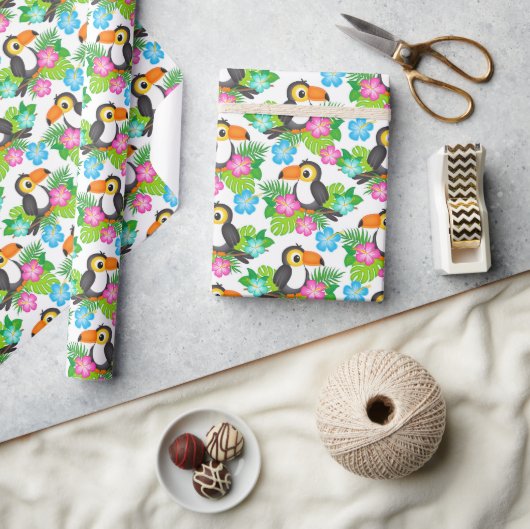 Summer Tropical Toucan en Floral Pattern Cadeaupapier (Crafts)