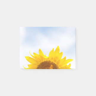 Sun vers le haut des notes de post-it de tournesol