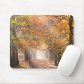 Sunbeams in een herfstbosmousepad muismat (Met muis)