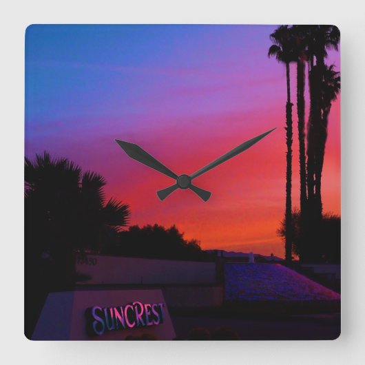 SUNCREST WALL CLOCK VIERKANTE KLOK (Voorkant)