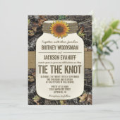 Sunflower Mason Jar Camo Invitations de mariage (Debout devant)