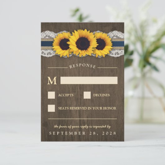 Sunflower Rustic Blue Burlap Wedding Cartes RSVP (Debout devant)