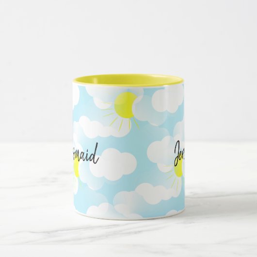 Sunny Blue Summer Sky met Clouds Bridesmaid Name Mok (Midden)