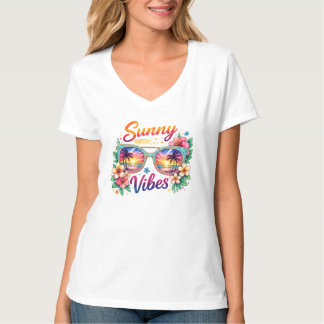 Sunny Vibes Tropical Sunset Sunglasses Women’s Bas T-shirt