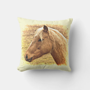 Sunny Yellow Brown Horse Animal Outdoor Pillow Buitenkussen