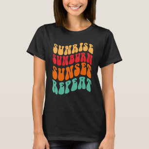 Sunrise Sunburn Sunset Herhaal 1 T-shirt