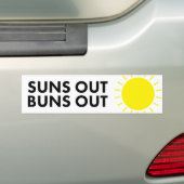 Suns Out Buns Bumpersticker (Op auto)