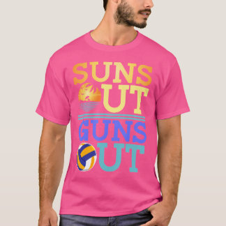 Suns Out Pistolen uit Beachvolleybal T-shirt