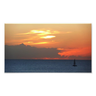 Sunset Clouds and Sailboat Seascape Foto Afdruk
