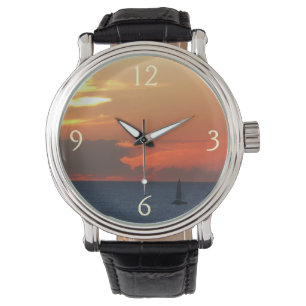 Sunset Clouds and Sailboat Seascape Horloge