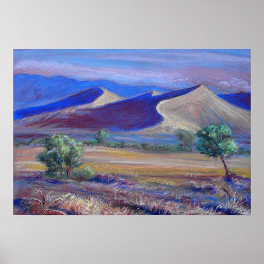 Sunset Dunes, Distant Mountains en Trees Poster (Voorkant)