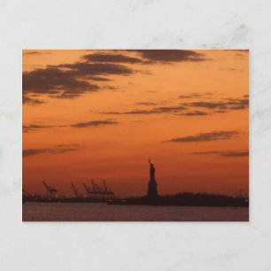 Sunset New York Harbor and Statue of Liberty USA Briefkaart