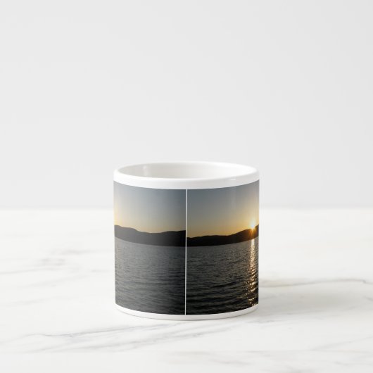 Sunset on Onota Lake: Horizontaal Espresso Kop (Voorkant)