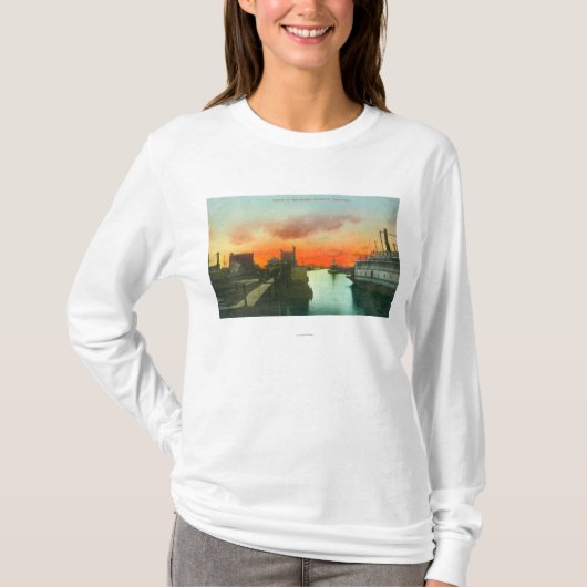Sunset on the Harbour ViewStockton, CA T-shirt (Voorkant)